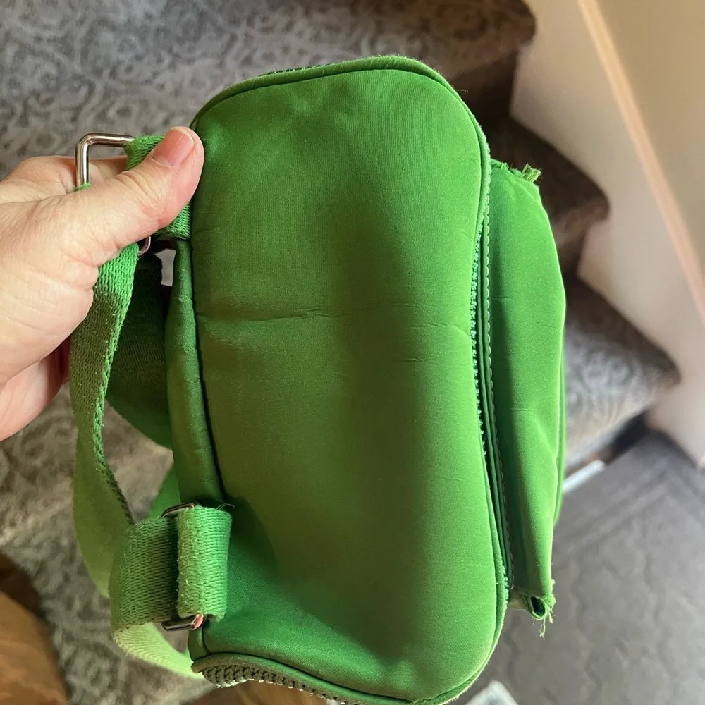 The Sak Mini Green Backpack Adjustable Straps Purse Handbag Butterfly pattern 🎒 - Picture 7 of 8